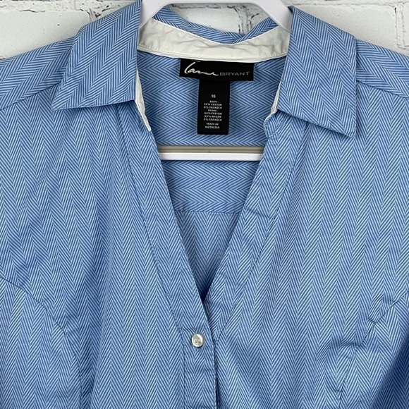 Lane Bryant Shirt Blue Herringbone Sz 16 Button Front Stretch 3/4 Sleeve V-Neck - Picture 2 of 11